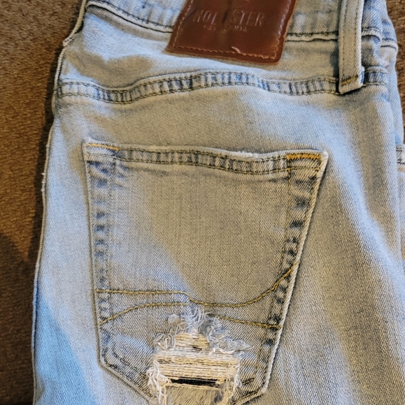 Hollister jeans light wash 28×30 relaxed fit - Picture 2 of 8